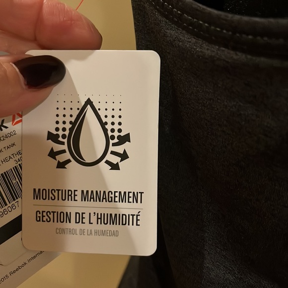 New with tags! Reebok moisture Management Tank - Picture 9 of 11